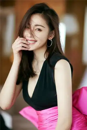 灿烂一如你笑容,张天爱笑容真甜!