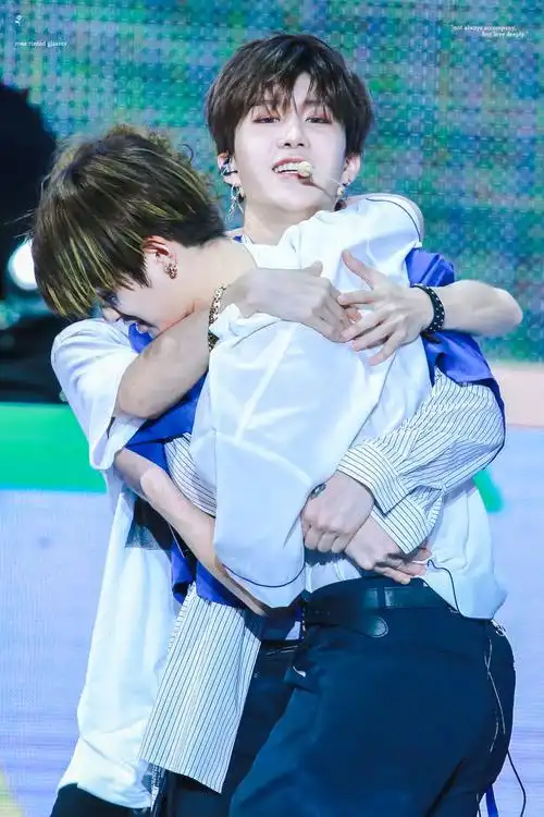 偶像练习生 范丞丞 黄明昊 #皇权富贵# "范丞丞,我好爱你啊 ""丞丞才