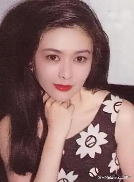 香港影视剧的盛产美女以及关之琳的美貌曾经是八九十年代的记忆.