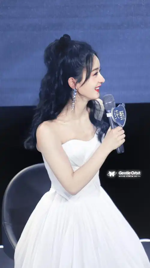 赵丽颖超话▏#赵丽颖纯甄品牌代言人#20210606  ▏纯甄见面会  ▏13p