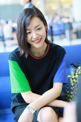 超模刘雯现 一身运动风