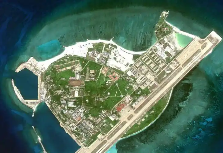 13平方公里,经过2013秋冬到2014两年大规模填海造陆,面积扩大到了3.