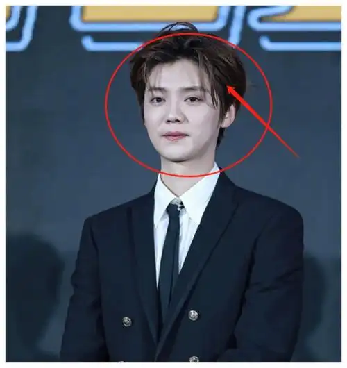 鹿晗久违被拍生图,吸引全场的却是腿,30岁能保持这样谁信啊?