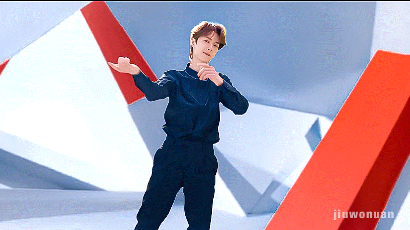 高露洁宣传片 截修「聚光灯下跳舞真的有魅到」 @uniq-王一博 cr:酒窝