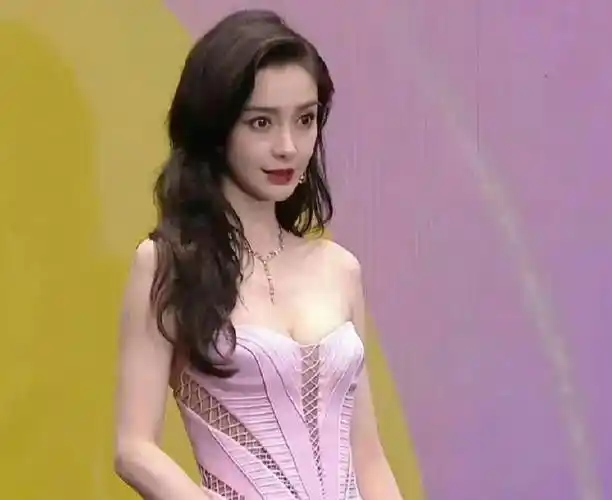 "黄晓明和尹正亲上了"引热议,网友喊话杨颖:baby,管管你前夫_整理