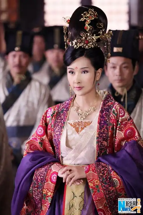 杨恭如版"太平公主"造型曝光 清纯女变身蛇蝎美人(组图)