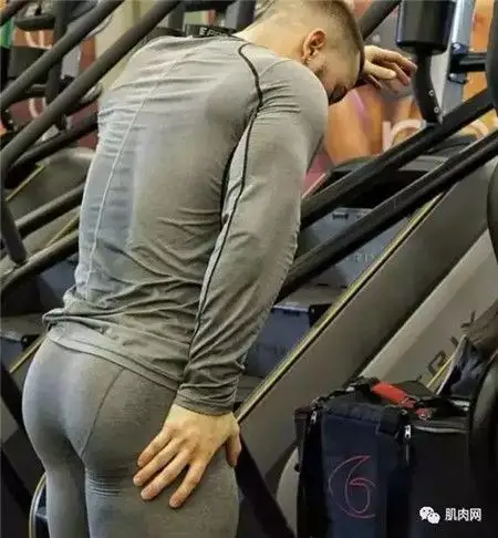 除了形象好之外,还有其他的好处:●臀部结实的男性运动能力更强,比如