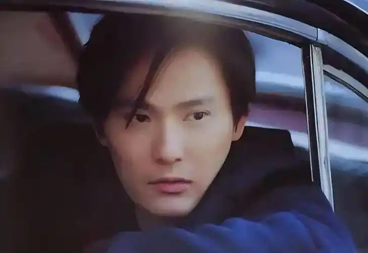 张信哲:出道35年无绯闻,一生只谈过一次恋爱,因为她至今未婚_朱小妹