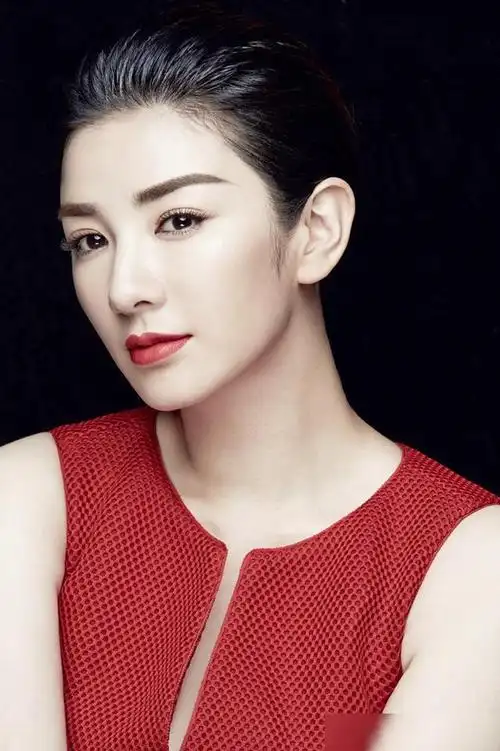 《碟仙:破茧》是一部由黄河导演,奚美丽,黄奕等主演的恐怖电影.