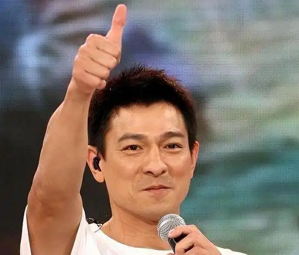 爱国小伙儿刘德华:时隔25年再唱《中国人》,卖力宣传残奥会