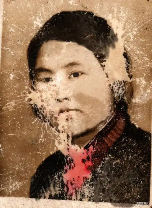 求修图达人帮忙修复一下老照片