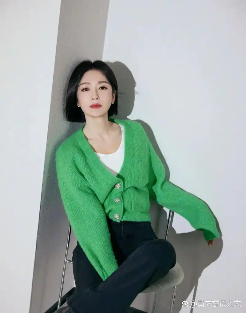 秦岚的一刀切短发 一刀切短它不仅配上刘海真的是好看又显瘦,而且具有