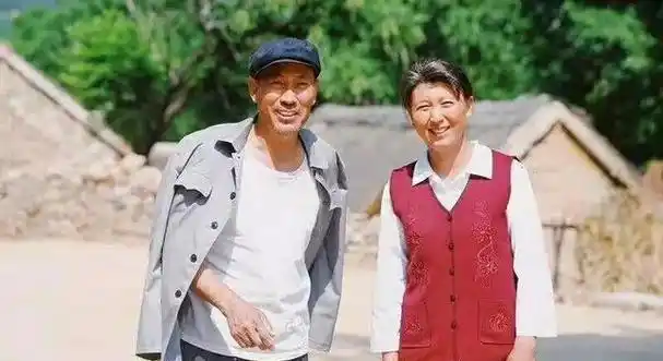 吴京安:与妻子是青梅竹马,婚后生一女,幸福美满