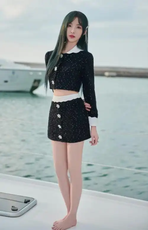 郑乃馨为证明腿不粗,直接裸脚出镜,效果公开惹人醉