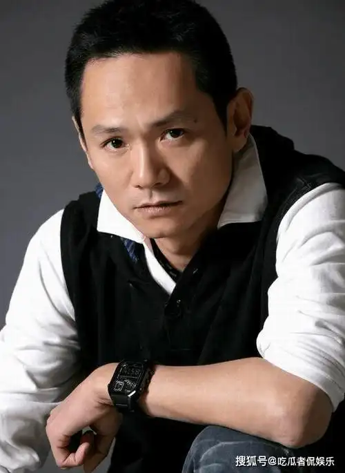原创他是国家一级演员爱妻患癌在他怀里去世因思念亡妻至今仍未再娶