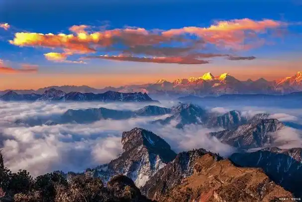 "徒步登顶中国最美山峰之旅:一次名山大川的徒步之旅"