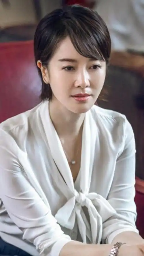 46岁左小青饱满性感,着实迷人啊!