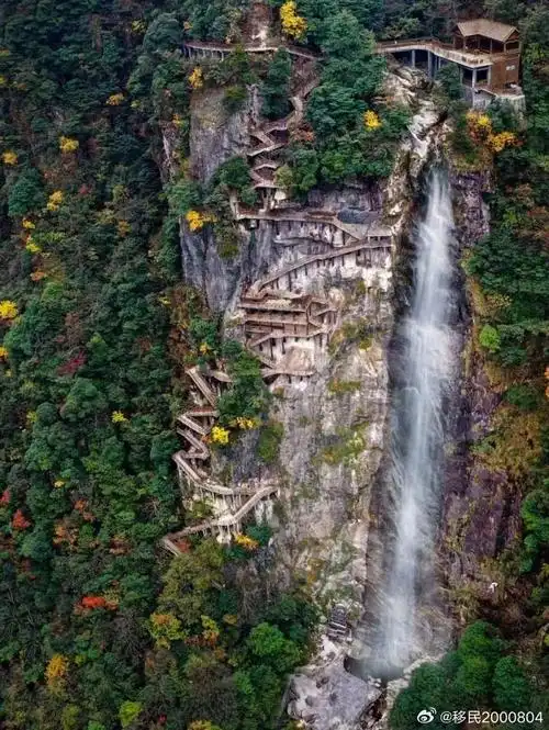 7,草甸.8一15,武功山,5一10月气候宜人,风景秀丽,福星谷满山杜鹃花.