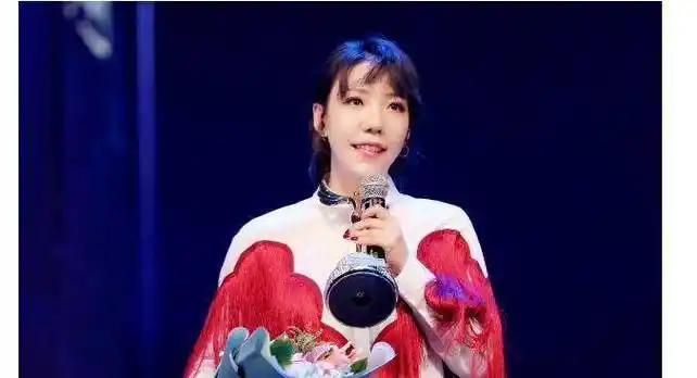 论如何将一手好牌打得稀烂,吴莫愁:这事我最有发言权_庾澄庆_因为