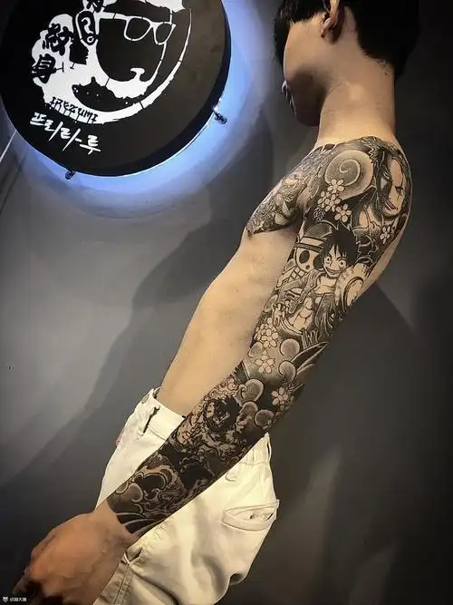 海贼王主题花臂半甲完成