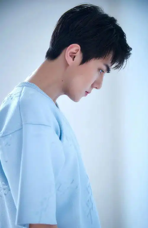 吴世勋帅气撩人时尚写真大片88