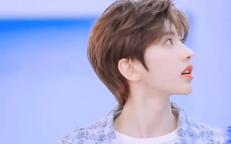 蔡徐坤春日清爽冰淇淋色系帅气写真,高清壁纸图片,大陆明星-回车桌面