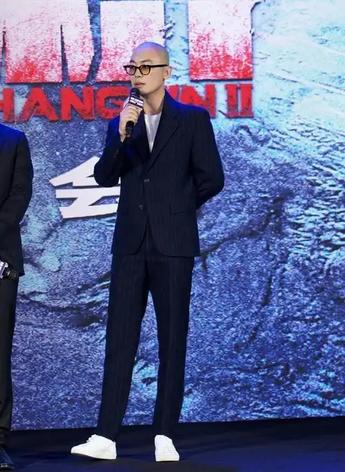 演员朱亚文妻子结婚8年不会做饭做2个女儿的爸爸也幸福