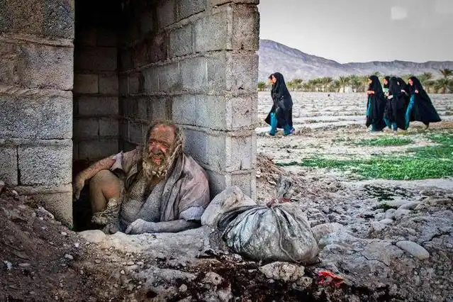 全世界最脏的人,你敢给他一个拥抱吗?