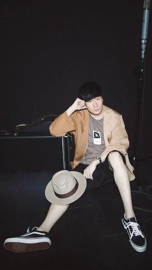 林俊杰帅气写真聊天背景图片林俊杰帅气明星聊天背景锁屏