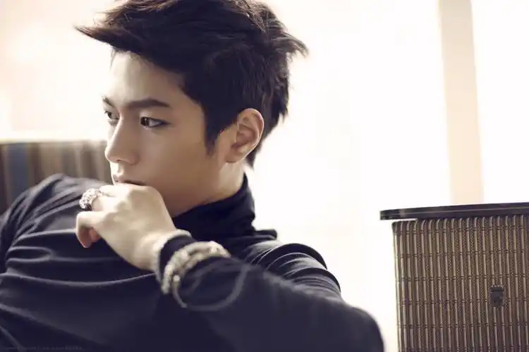 写真:首页 / 韩国男星  / infinite  /  1280x720壁纸.