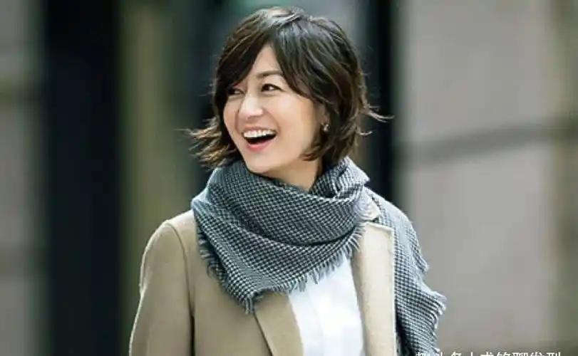 这几位漂亮大妈精致短发,优雅又减龄_发型_气质_时尚