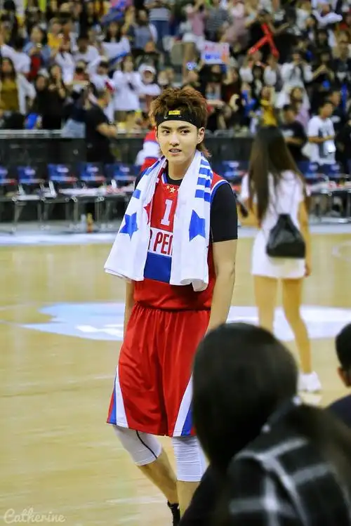 独家专访吴亦凡和保罗:与篮球结缘30年前总决赛mvp_阳途网