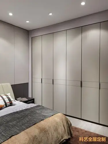 2020年卧房衣柜的流行款式