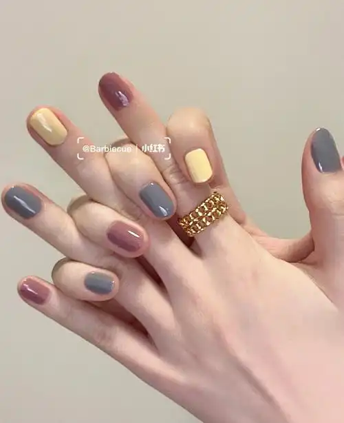 跳色美甲甜系春夏奶油色搭配