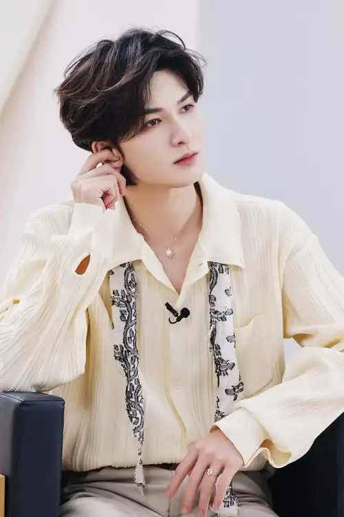 心机彩妆大中华区底妆代言人朱正廷