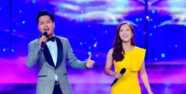 抖音歌手云朵个人资料 歌手云飞云朵简历 - 歌词译