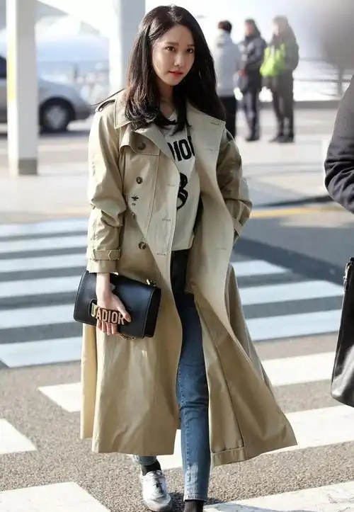 为什么明星都爱风衣, 原来这样百搭!