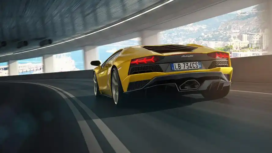 2017年兰博基尼aventador s 4k后视类似的汽车壁纸壁纸高清原图查看