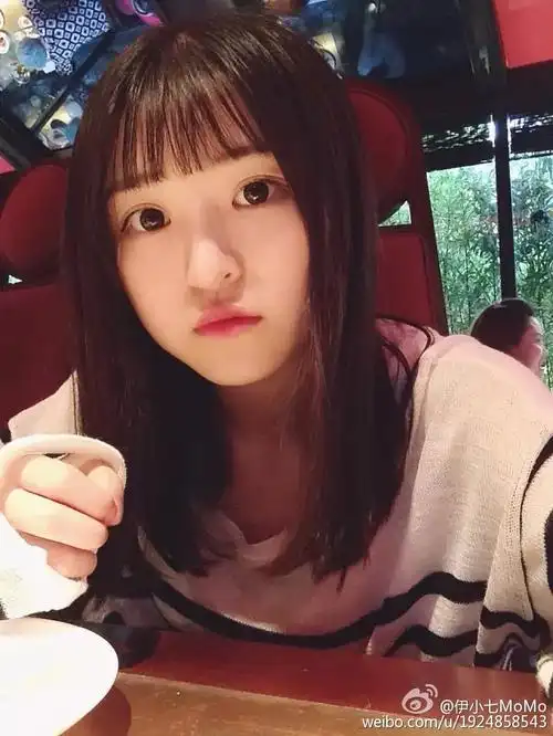 网红直播推广排行榜成都模特新人伊小七momo