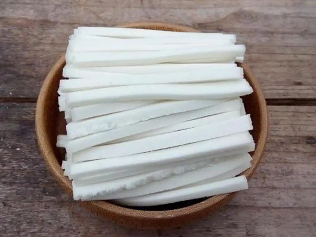 美食教程#灯芯糕:铁拐李牌灯芯糕是江西省的四大名特糕点之一,以糯米