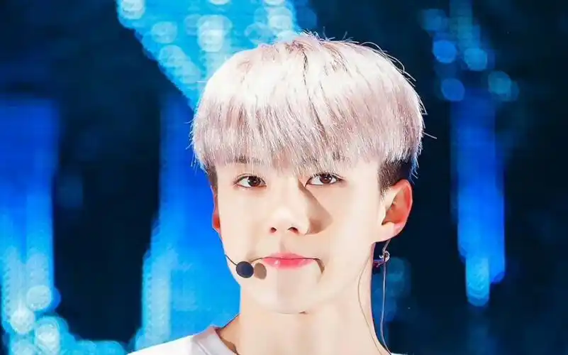 粉毛可爱吴世勋