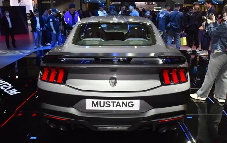 福特野马黑马版上市:72.5万元_太平洋号