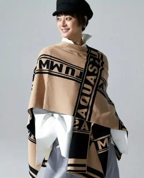 孙俪利落短发出镜自信优雅 全套毛呢造型演绎秋日温暖_凤凰网娱乐