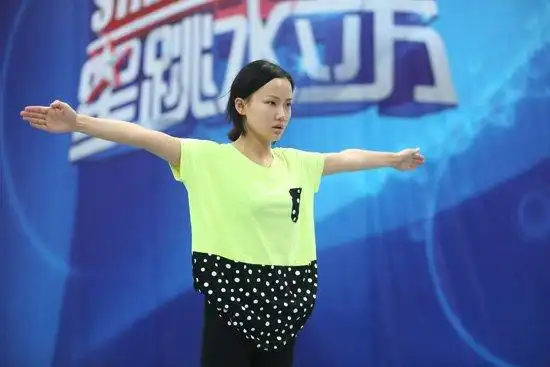 《星跳水立方》吸引群星 黄龄"重返"体育界