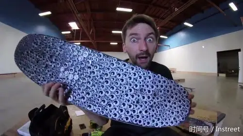 密集恐惧症的勿进踩着眼睛滑滑板不是二般的刺激