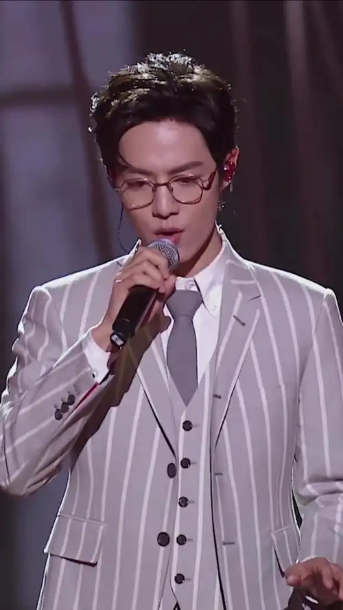 来#经典咏流传看#肖战竹石直拍!