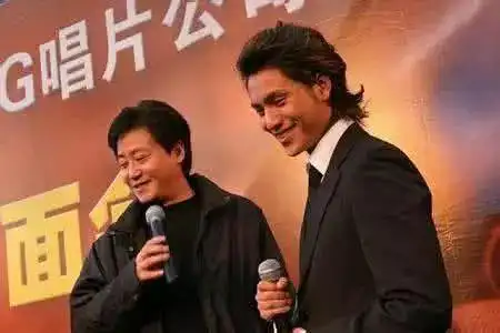 陈坤与导演赵宝刚虽然拍《永不瞑目》没了着落,但好在,"买卖不成仁义