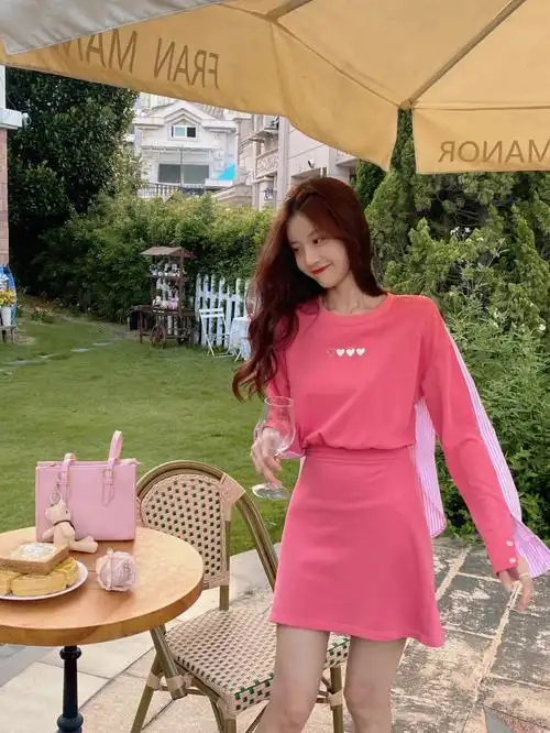 ootd芝芝莓莓甜腻减龄玫粉色连衣裙
