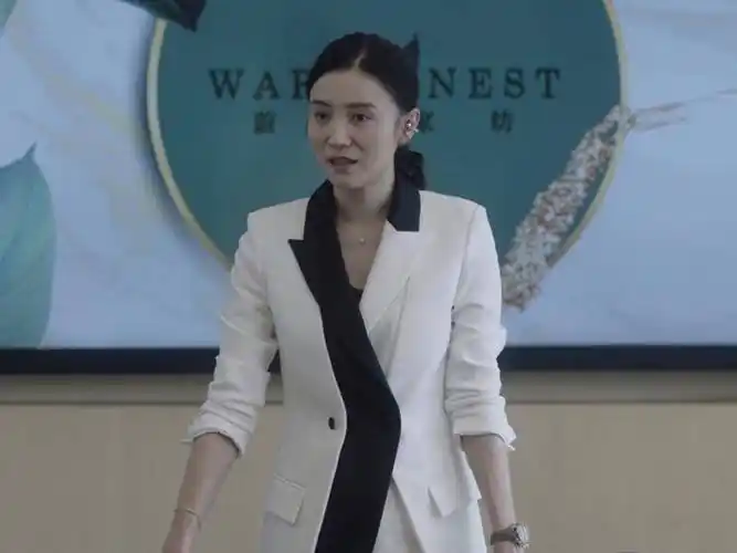 《小舍得》宋佳的造型,职场小白可以借鉴_衬衣_腰带_气质