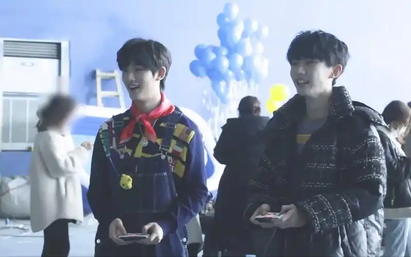 【祺鑫/风年】玩摇控车的恶人夫夫上线